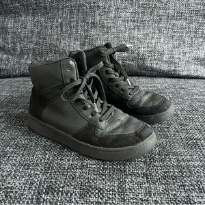 Gap Boys Black High Top Shoes Size 2